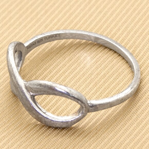 Forever Linked: Dainty Vintage Sterling Silver Infinity Symbol Ring Stamped 925 - Picture 8 of 9